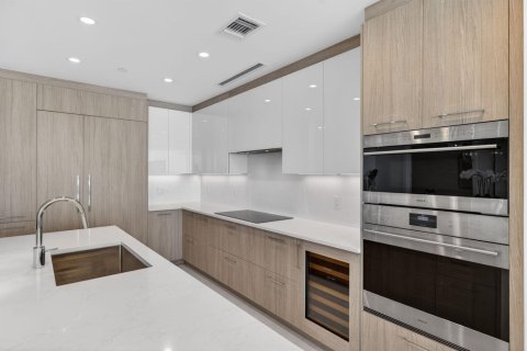 Condo in Fort Lauderdale, Florida, 2 bedrooms  № 2253716 - photo 13