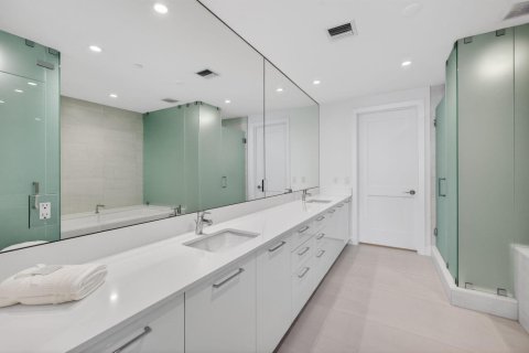 Condo in Fort Lauderdale, Florida, 2 bedrooms  № 2253716 - photo 30
