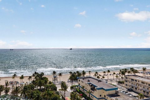 Condo in Fort Lauderdale, Florida, 2 bedrooms  № 2253716 - photo 18