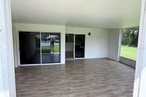 Copropriété à louer à Wesley Chapel, Floride: 2 chambres, 113.43 m2 № 2405344 - photo 12