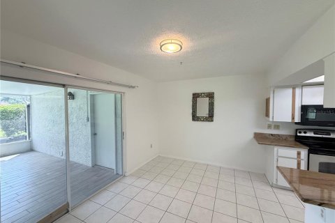 Copropriété à louer à Wesley Chapel, Floride: 2 chambres, 113.43 m2 № 2405344 - photo 16
