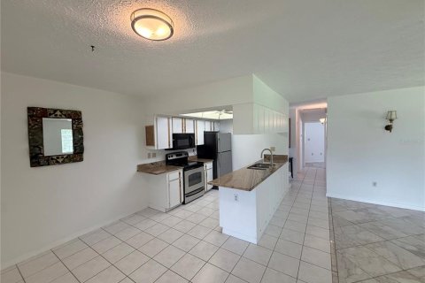 Copropriété à louer à Wesley Chapel, Floride: 2 chambres, 113.43 m2 № 2405344 - photo 17