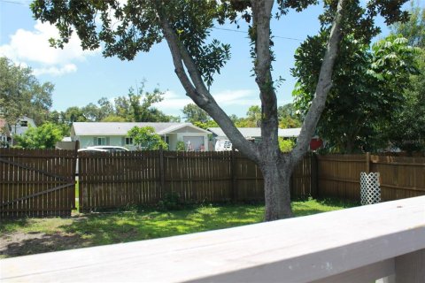 House in Largo, Florida 3 bedrooms, 94.02 sq.m. № 1870776 - photo 18