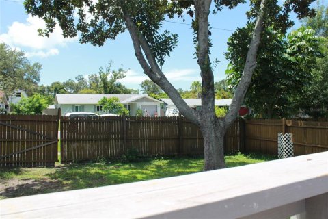 House in Largo, Florida 3 bedrooms, 94.02 sq.m. № 1870776 - photo 19