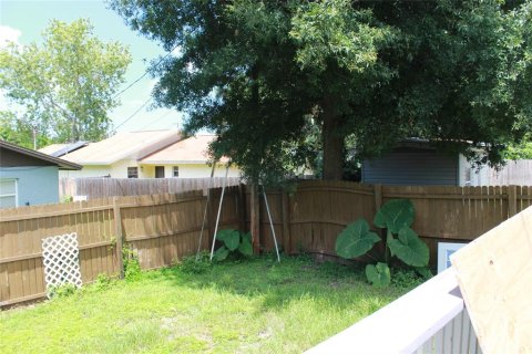 House in Largo, Florida 3 bedrooms, 94.02 sq.m. № 1870776 - photo 15