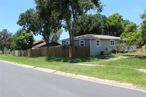 House in Largo, Florida 3 bedrooms, 94.02 sq.m. № 1870776 - photo 4