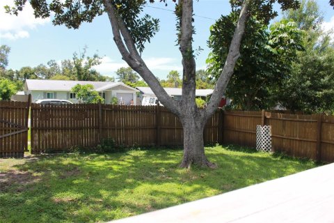 House in Largo, Florida 3 bedrooms, 94.02 sq.m. № 1870776 - photo 17