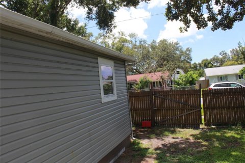 House in Largo, Florida 3 bedrooms, 94.02 sq.m. № 1870776 - photo 11