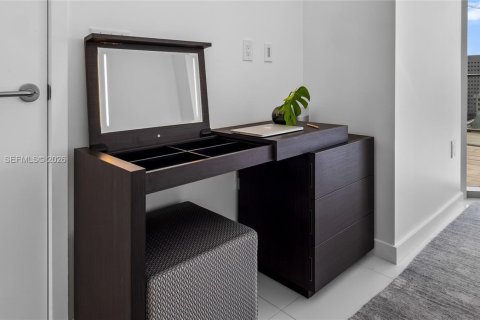 Condo in Miami, Florida, 1 bedroom № 2076324 - photo 24