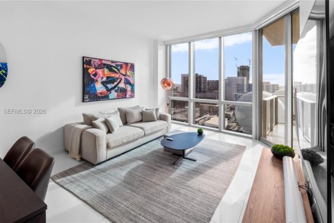 Condo in Miami, Florida, 1 bedroom № 2076324 - photo 9