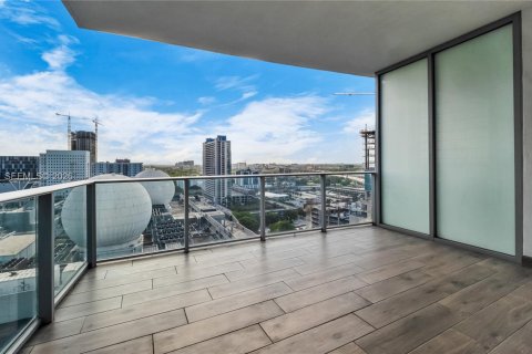 Condo in Miami, Florida, 1 bedroom № 2076324 - photo 12