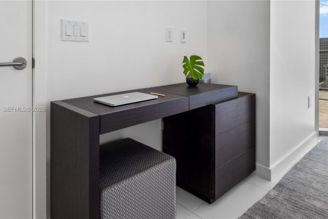 Condo in Miami, Florida, 1 bedroom № 2076324 - photo 23