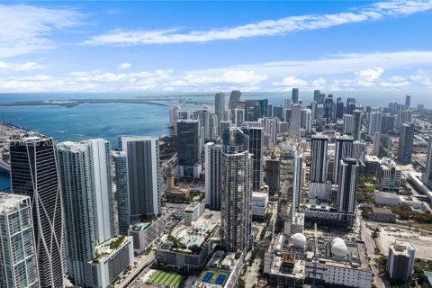 Condo in Miami, Florida, 1 bedroom № 2076324 - photo 30
