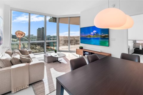 Condo in Miami, Florida, 1 bedroom № 2076324 - photo 7
