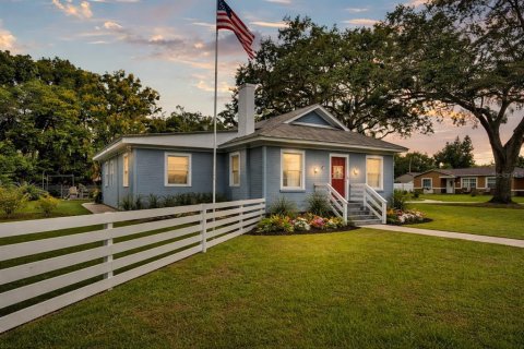 House in Bartow, Florida 3 bedrooms, 169.83 sq.m. № 2104340