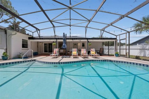 House in Orlando, Florida 4 bedrooms, 173.17 sq.m. № 2227124 - photo 25