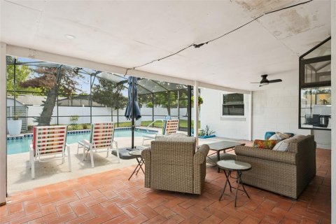 House in Orlando, Florida 4 bedrooms, 173.17 sq.m. № 2227124 - photo 23