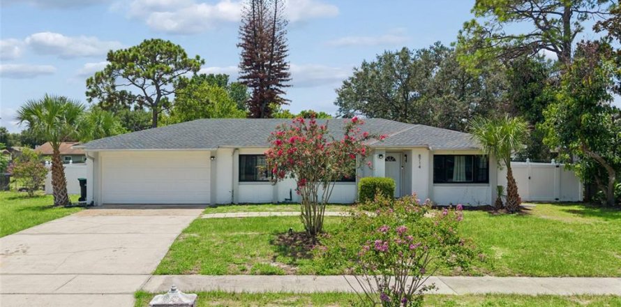 House in Orlando, Florida 4 bedrooms, 173.17 sq.m. № 2227124