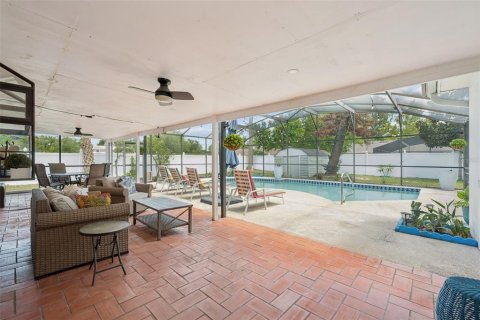 House in Orlando, Florida 4 bedrooms, 173.17 sq.m. № 2227124 - photo 22