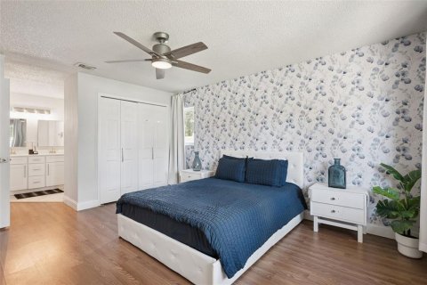 House in Orlando, Florida 4 bedrooms, 173.17 sq.m. № 2227124 - photo 12