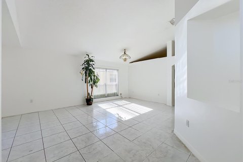 Villa ou maison à vendre à Orlando, Floride: 4 chambres, 179.12 m2 № 2339200 - photo 5