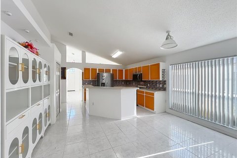 Villa ou maison à vendre à Orlando, Floride: 4 chambres, 179.12 m2 № 2339200 - photo 22