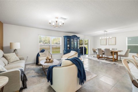 House in Zephyrhills, Florida 4 bedrooms, 214.14 sq.m. № 2094021 - photo 11