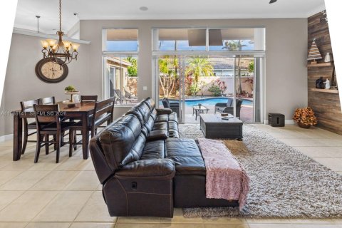 Villa ou maison à louer à Weston, Floride: 5 chambres, 320.14 m2 № 2027905 - photo 28