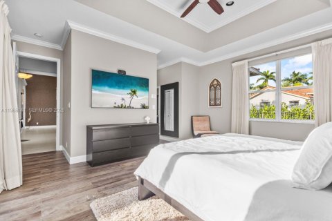 Villa ou maison à louer à Weston, Floride: 5 chambres, 320.14 m2 № 2027905 - photo 5