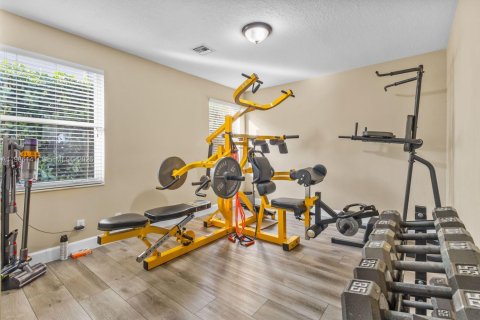 Villa ou maison à louer à Weston, Floride: 5 chambres, 320.14 m2 № 2027905 - photo 30