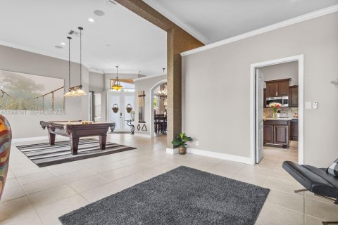 Villa ou maison à louer à Weston, Floride: 5 chambres, 320.14 m2 № 2027905 - photo 16