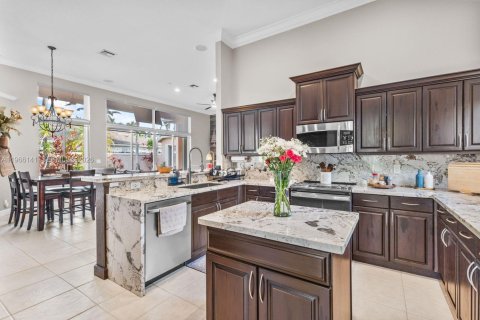 Villa ou maison à louer à Weston, Floride: 5 chambres, 320.14 m2 № 2027905 - photo 18