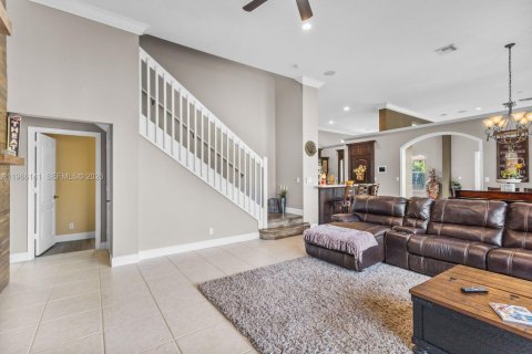 Villa ou maison à louer à Weston, Floride: 5 chambres, 320.14 m2 № 2027905 - photo 24