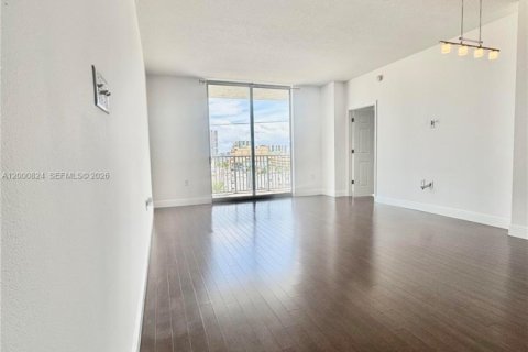 Condo in Hollywood, Florida, 2 bedrooms  № 2064987 - photo 7