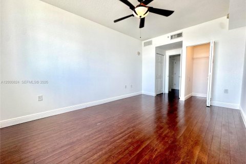 Condo in Hollywood, Florida, 2 bedrooms  № 2064987 - photo 10