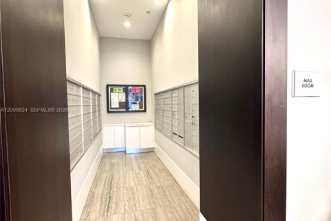 Condo in Hollywood, Florida, 2 bedrooms  № 2064987 - photo 29