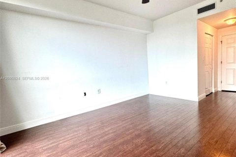 Condo in Hollywood, Florida, 2 bedrooms  № 2064987 - photo 16