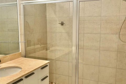 Condo in Hollywood, Florida, 2 bedrooms  № 2064987 - photo 20