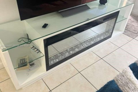 Снять в аренду кондоминиум в Хомстед, Флорида 2 спальни, 76.37м2, № 1992578 - фото 1