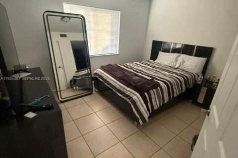 Снять в аренду кондоминиум в Хомстед, Флорида 2 спальни, 76.37м2, № 1992578 - фото 6