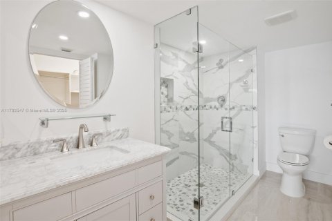 Condo in Pembroke Pines, Florida, 2 bedrooms  № 1699666 - photo 13