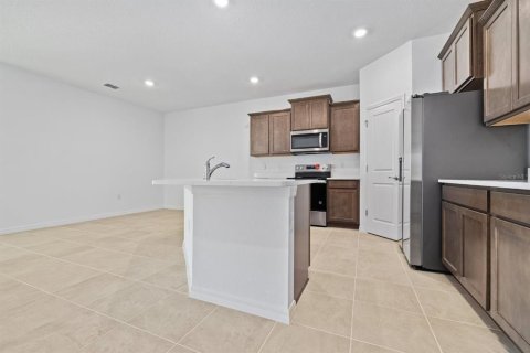 Villa ou maison à louer à Wesley Chapel, Floride: 3 chambres, 147.99 m2 № 2110966 - photo 5
