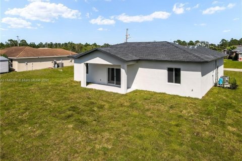 House in Lehigh Acres, Florida 3 bedrooms, 116.13 sq.m. № 1730303 - photo 24