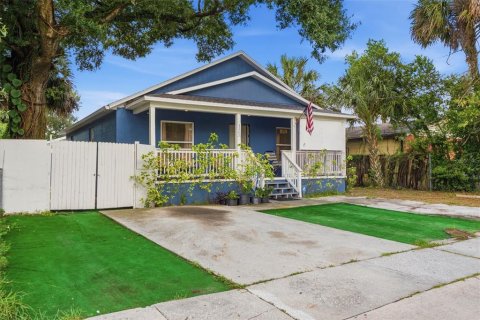 Villa ou maison à Tampa, Floride 5 chambres, 173.91 m2 № 2321470