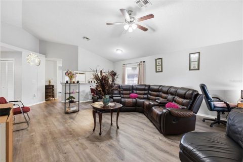 Villa ou maison à vendre à Tampa, Floride: 5 chambres, 173.91 m2 № 2321470 - photo 4