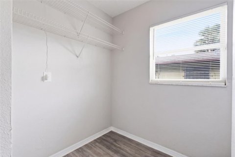 Villa ou maison à vendre à Tampa, Floride: 5 chambres, 173.91 m2 № 2321470 - photo 16