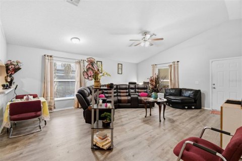 Villa ou maison à vendre à Tampa, Floride: 5 chambres, 173.91 m2 № 2321470 - photo 5
