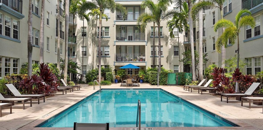 Condominio en Fort Lauderdale, Florida, 2 dormitorios № 2193370