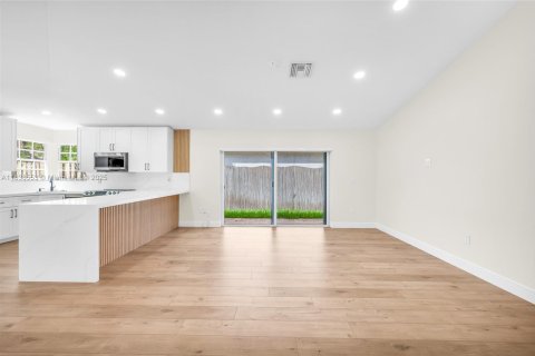 Casa en venta en Plantation, Florida, 3 dormitorios, 134.89 m2 № 1825590 - foto 2
