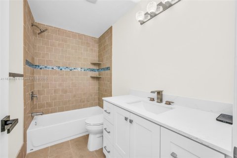 Casa en venta en Plantation, Florida, 3 dormitorios, 134.89 m2 № 1825590 - foto 13